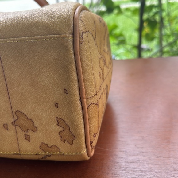 Authentic Alviero Martini Speedy 30 Handbag NWOT no Flaws. - Picture 11 of 14